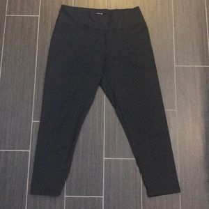 Black cropped leggings